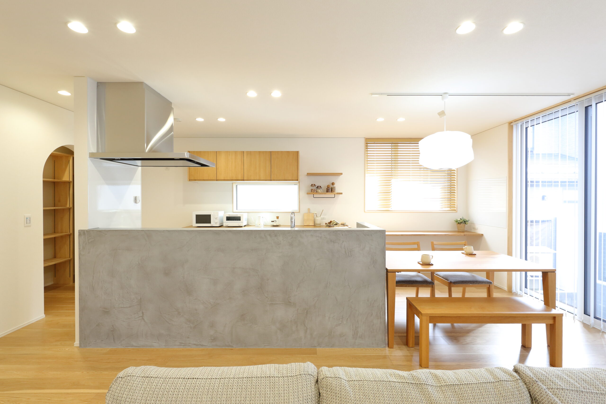 【施工事例】お隣とお隣の間から陽が差す「明るい平屋」を公開しました。